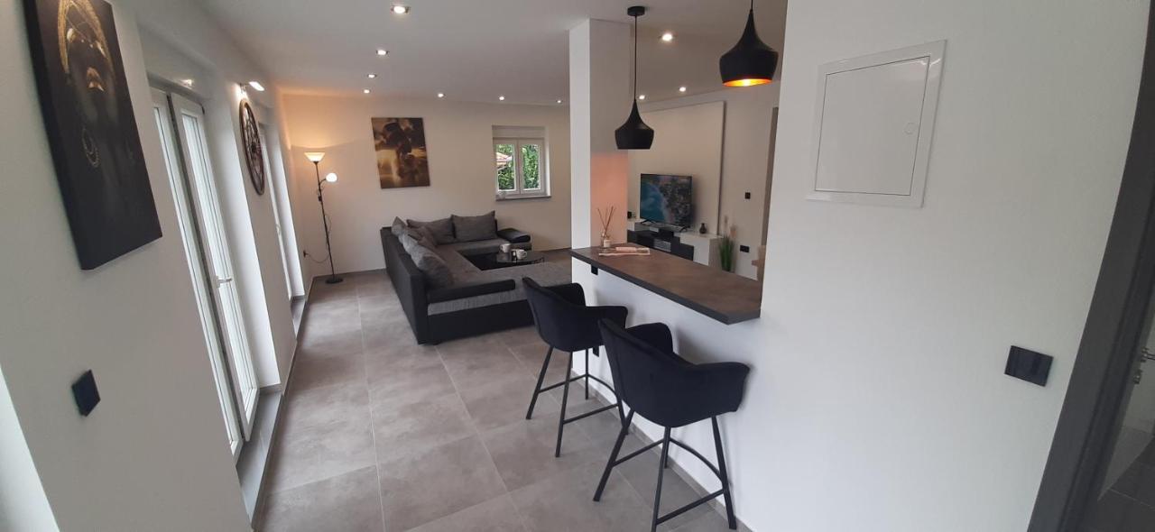 Apartmani Petar I Luka Bakar Exterior photo
