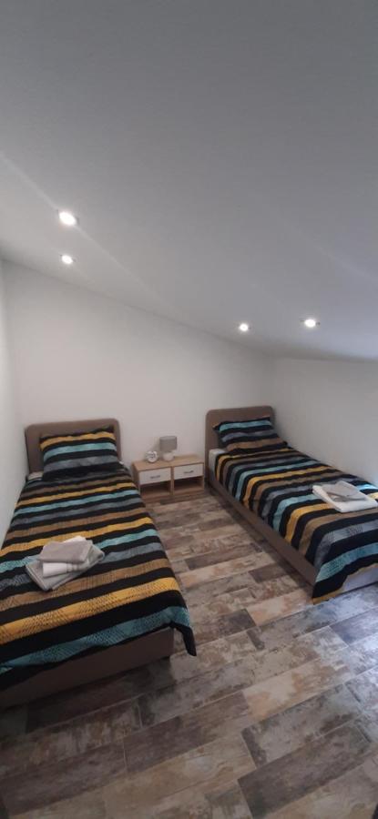 Apartmani Petar I Luka Bakar Exterior photo