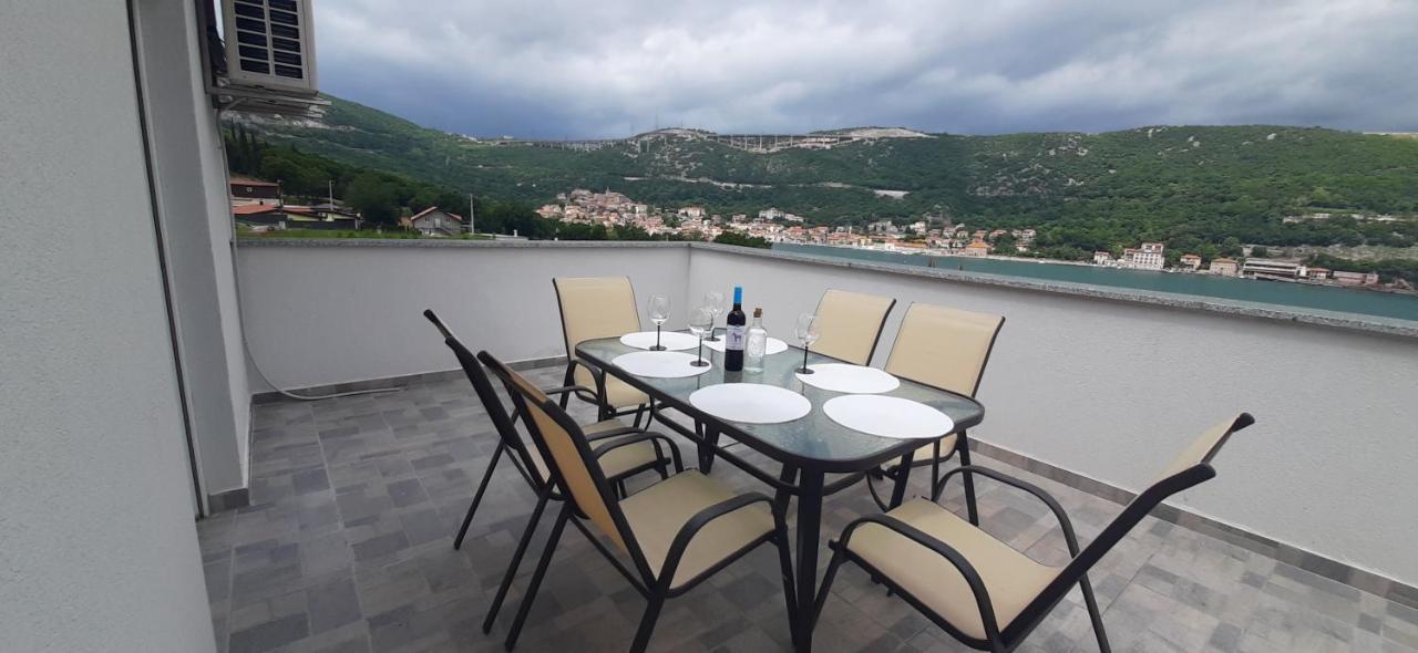 Apartmani Petar I Luka Bakar Exterior photo