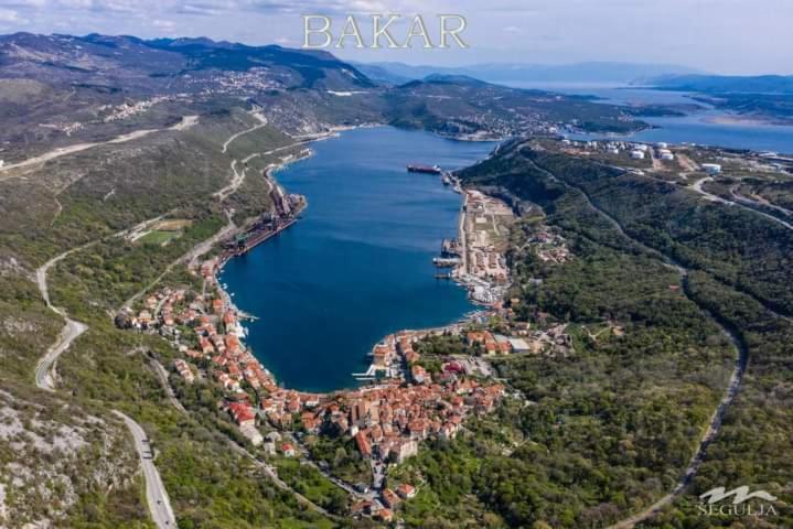 Apartmani Petar I Luka Bakar Exterior photo