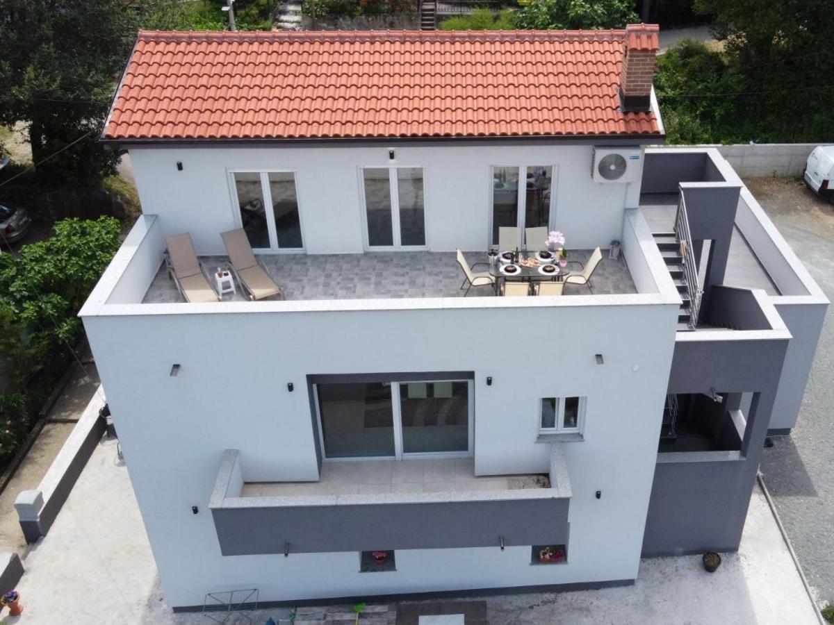 Apartmani Petar I Luka Bakar Exterior photo